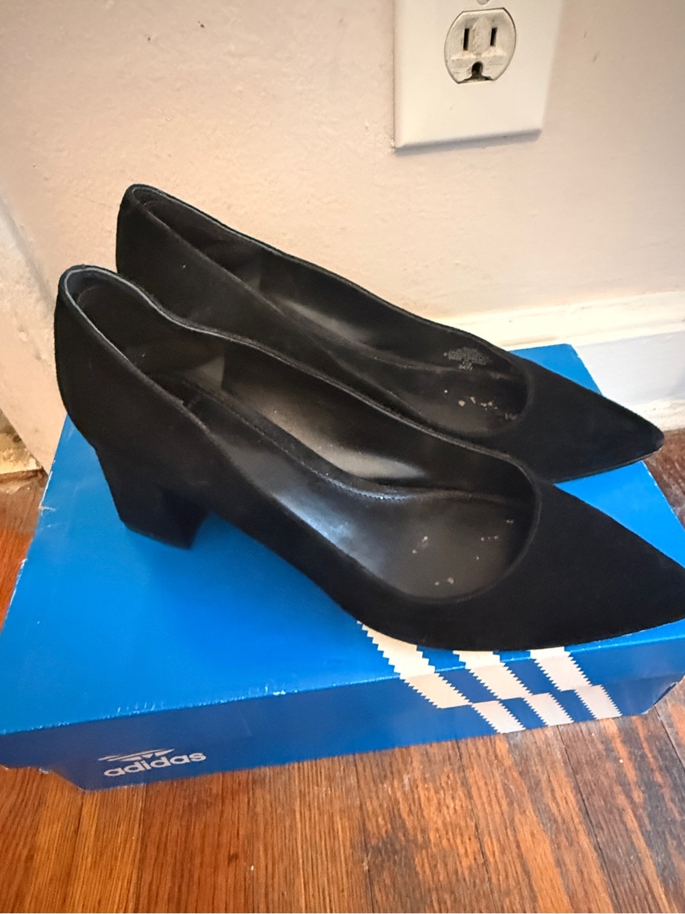 Marc Fisher Black Suede Pointed-Toe Block Heel Pumps size 9.5